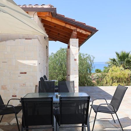פפקוהורי Villa Helga Exotic מראה חיצוני תמונה