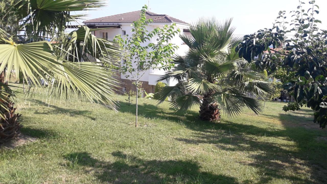 פפקוהורי Villa Helga Exotic מראה חיצוני תמונה
